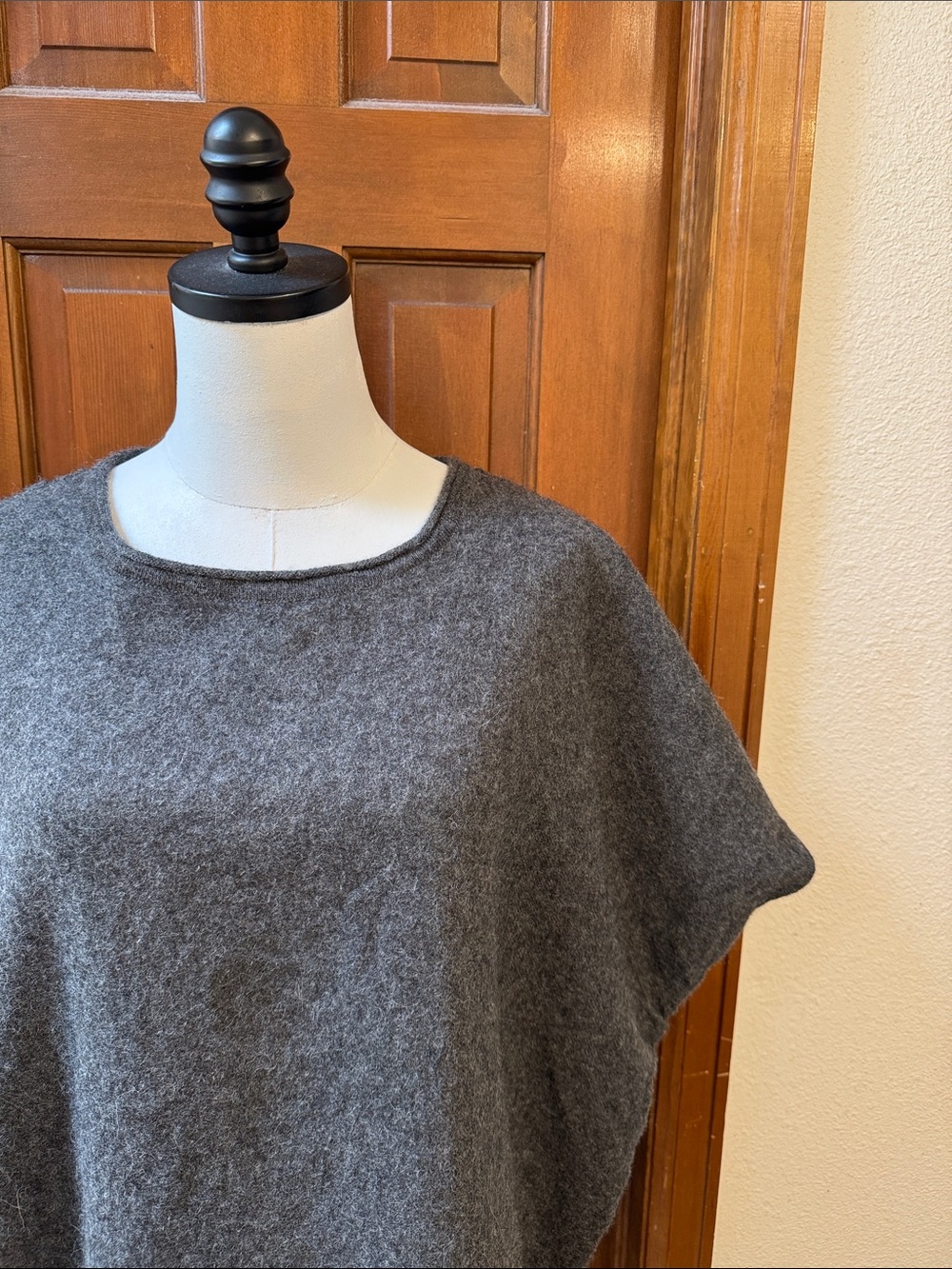 Cuyana Charcoal Gray Short-Sleeve Knit Sweater Size M/L